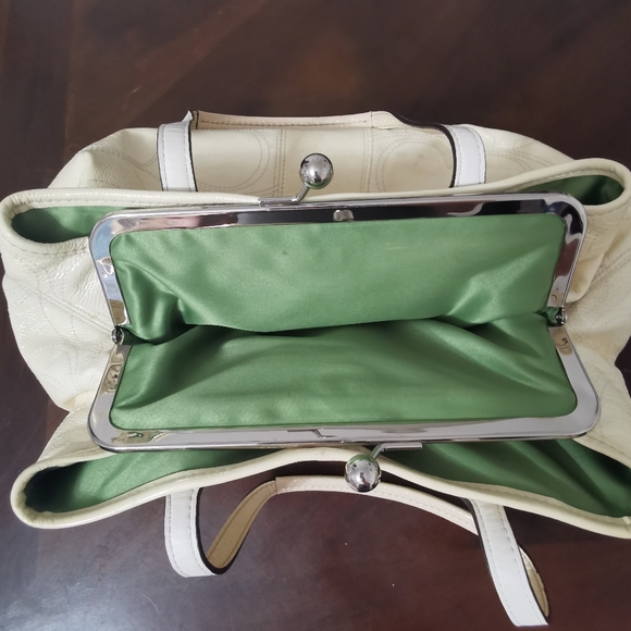 Authentic Coach Monogrammed Kiss Lock Purse - Picture 4 of 4